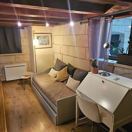 Robin Quantin In The Heart Of Old Apartment Tours