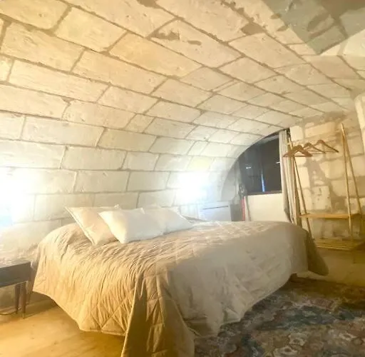 Robin Quantin In The Heart Of Old *